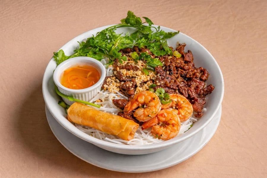 3V. Rice Vermicelli with Grilled Shrimp and Pork / Bún Tôm Thịt Nướng